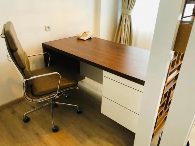 Bening Boutique Hotel Managed By Salak Hospitality Bekasi Buitenkant foto