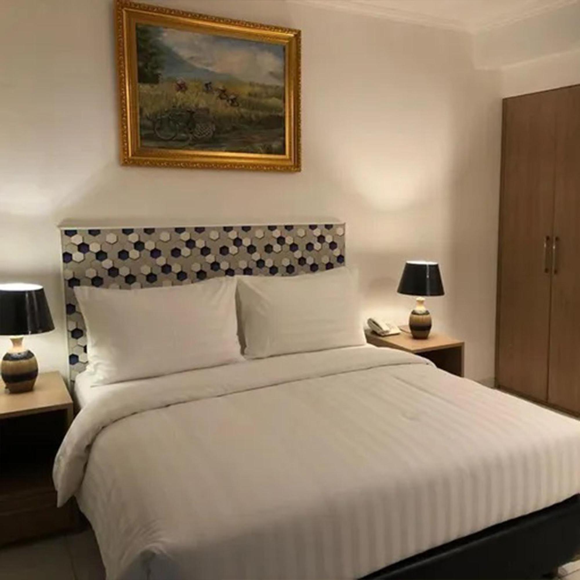 Bening Boutique Hotel Managed By Salak Hospitality Bekasi Buitenkant foto